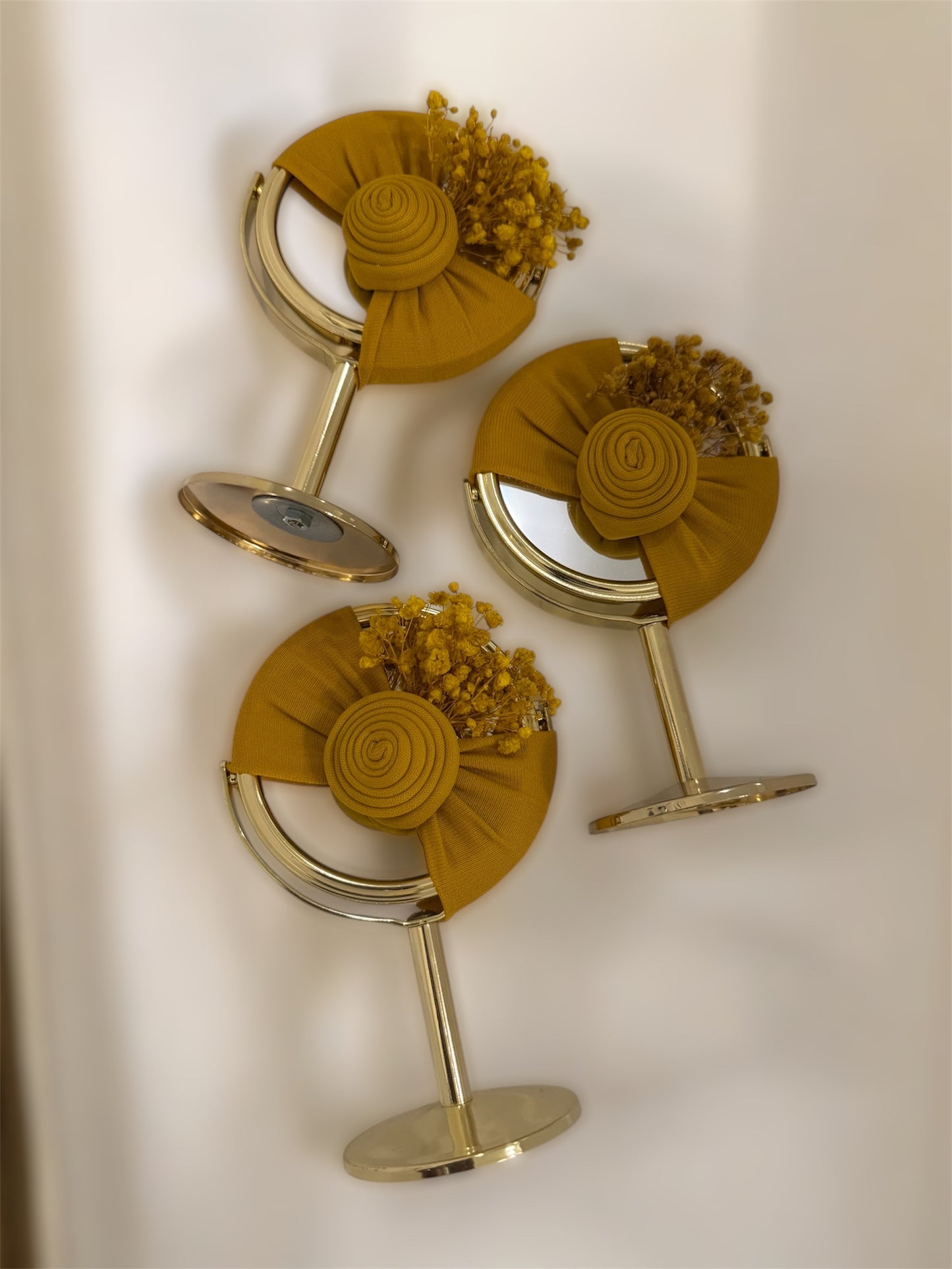 Mirror favor